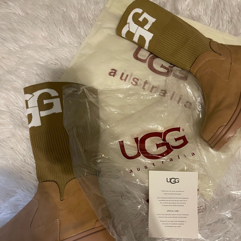 Women’s Fashion Snow boots! Color Tan. BRAND NEW!